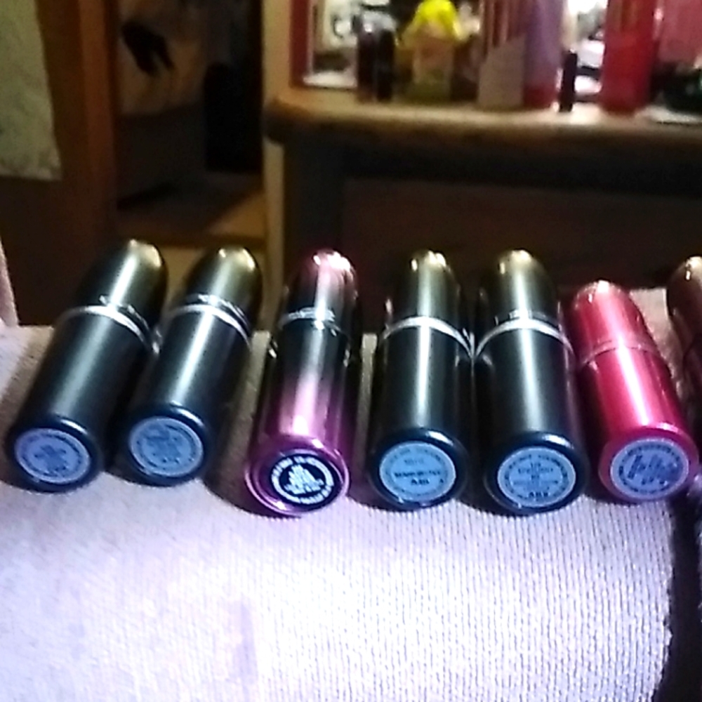 COPY - Mac bundle matte lipsticks some new with tags some new with out,never sw⦠- Picture 11 of 16